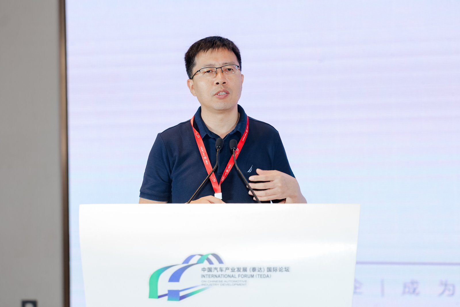 【全球化新市场专题论坛七】万马科技股份有限公司副总经理，上海优咔网络科技有限公司首席技术官李勋宏：eSIM赋能智能网联汽车出海