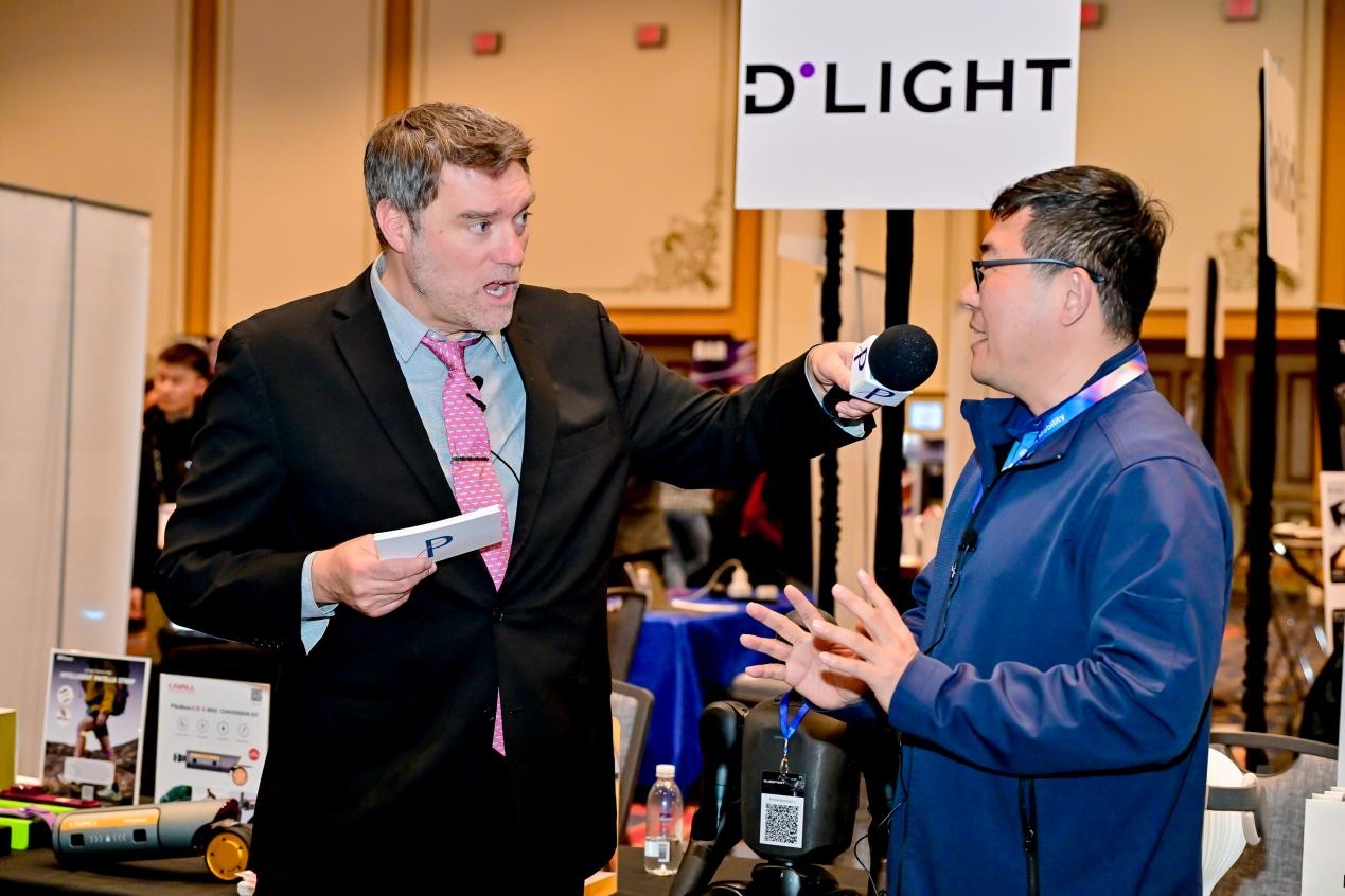 CES官方认证：全球首个个人机器人上纬启元Q1，用中国方案定义具身智能新品类