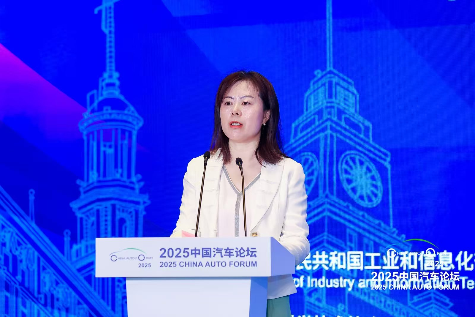 【主题论坛七-AI】潘晓红：AI不仅是技术革命，更是产业生态的重构之力